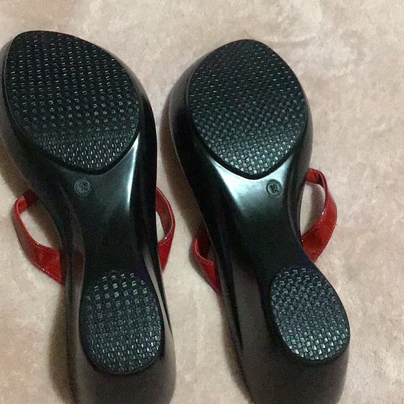 “NEW” Athena Alexander Red and Rhinestone Sandals. - Picture 5 of 7